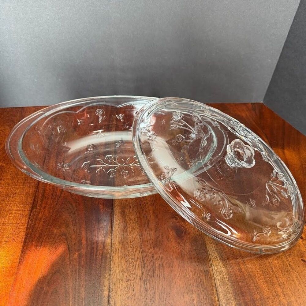 Vintage Anchor Hocking Savannah Glass Floral 2 Quart Oval Covered Casserole